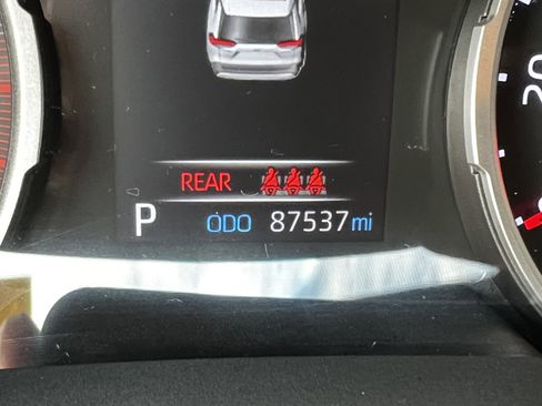 Used 2019 Toyota RAV4 XLE Premium image 21