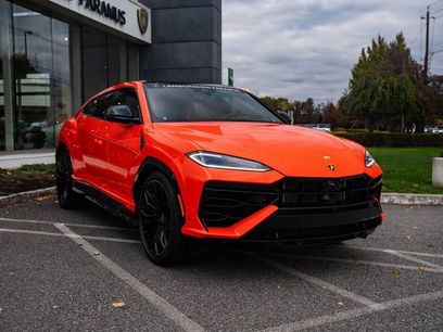 Used 2025 Lamborghini Urus SE