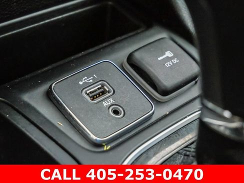 Used 2020 Jeep Cherokee Limited FWD image 34