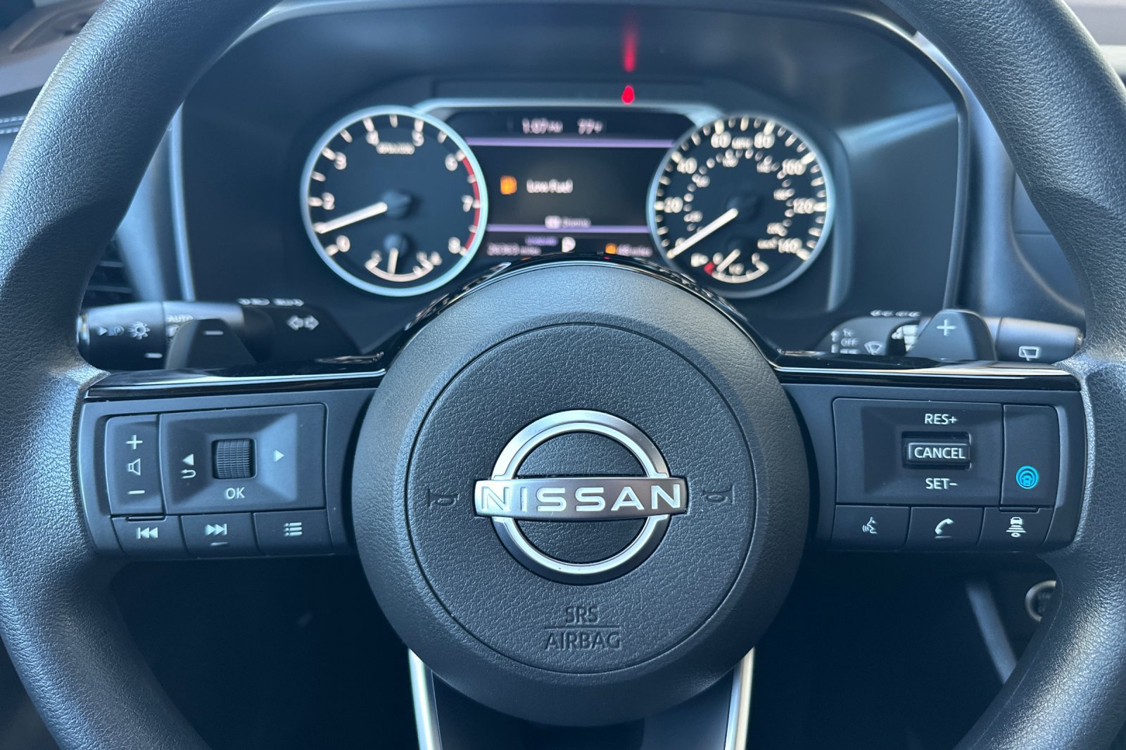 Used 2023 Nissan Rogue SV FWD image 23