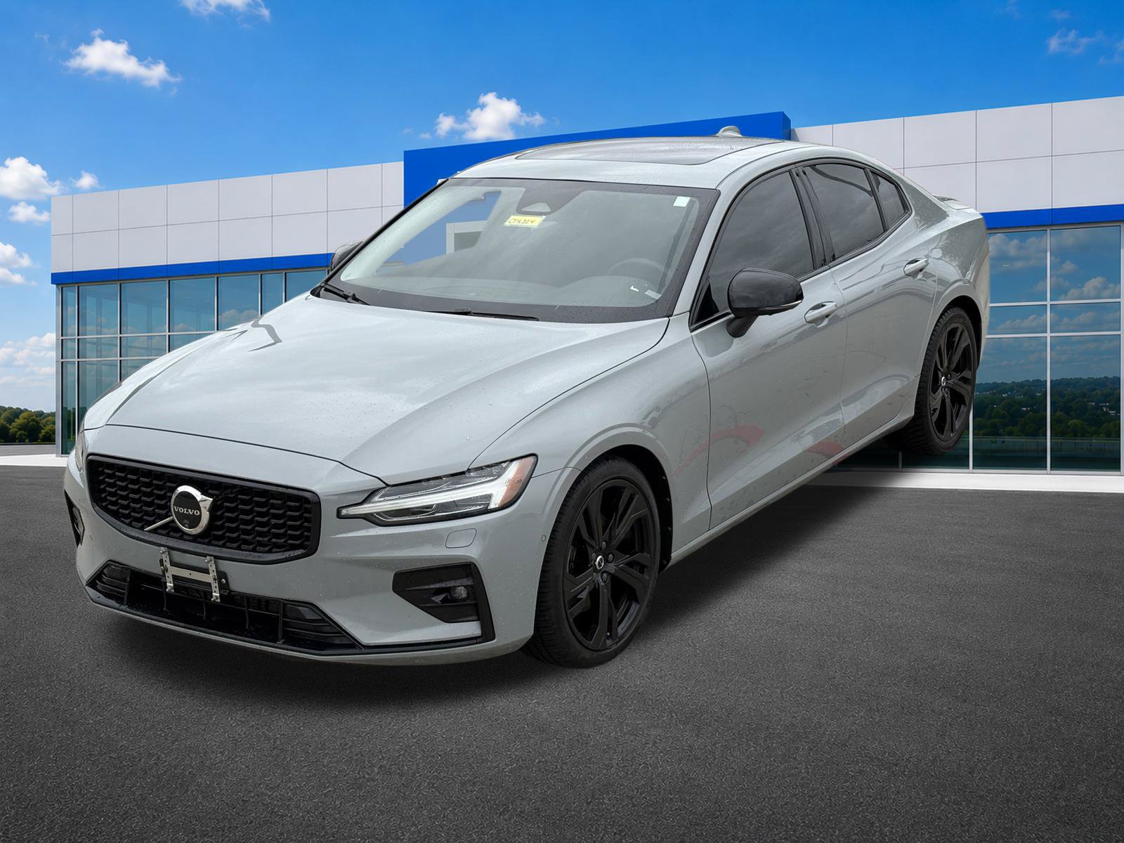 Used 2024 Volvo S60 B5 Plus FWD image 11
