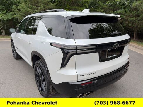 Used 2024 Chevrolet Traverse RS FWD image 5