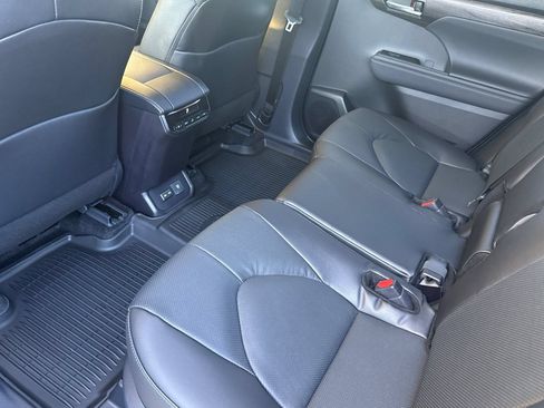 New 2026 Toyota Highlander Limited AWD/4WD image 13