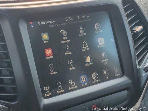 Certified 2017 Jeep Cherokee Latitude w/ Comfort & Sound Group FWD image 16