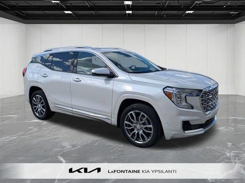 Used 2023 GMC Terrain Denali w/ Denali Premium Package AWD/4WD image 7