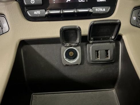 Certified 2017 GMC Yukon SLT w/ Premium Edition AWD/4WD image 36