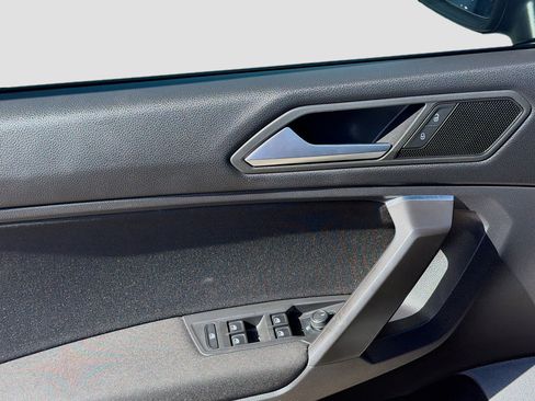 Used 2021 Volkswagen Tiguan S image 16