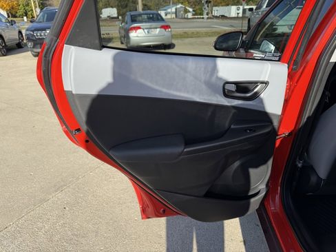 Used 2019 Hyundai Kona Limited image 16