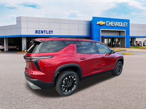 New 2026 Chevrolet Traverse Z71 w/ Enhanced Driving Package image 5