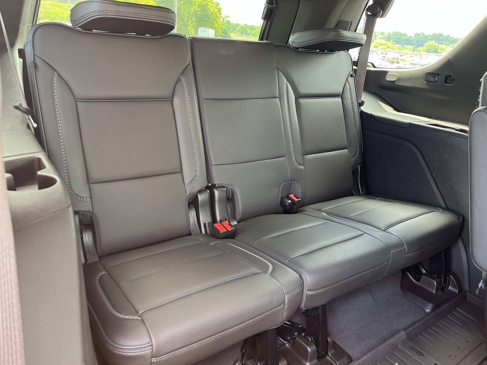 Used 2022 GMC Yukon Denali w/ Denali Ultimate Package AWD/4WD image 22