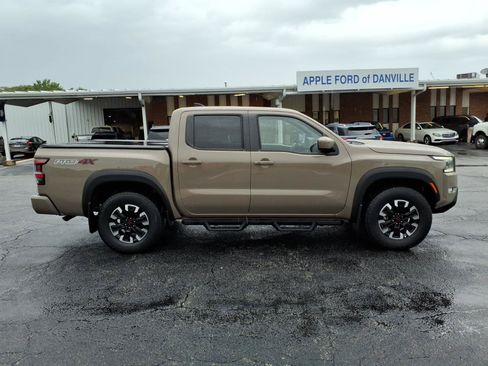Used 2022 Nissan Frontier PRO-4X w/ Off-Road Protection Package AWD/4WD image 9