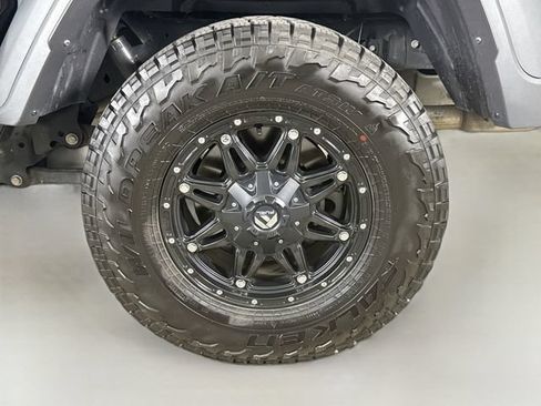Used 2023 Jeep Gladiator Sport AWD/4WD image 28