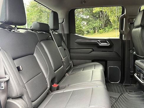 Used 2024 Chevrolet Silverado 1500 LTZ AWD/4WD image 12