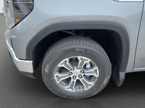 New 2026 GMC Sierra 1500 SLE w/ Preferred Package AWD/4WD image 4