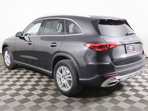 Used 2025 Mercedes-Benz GLC 300 4MATIC image 10
