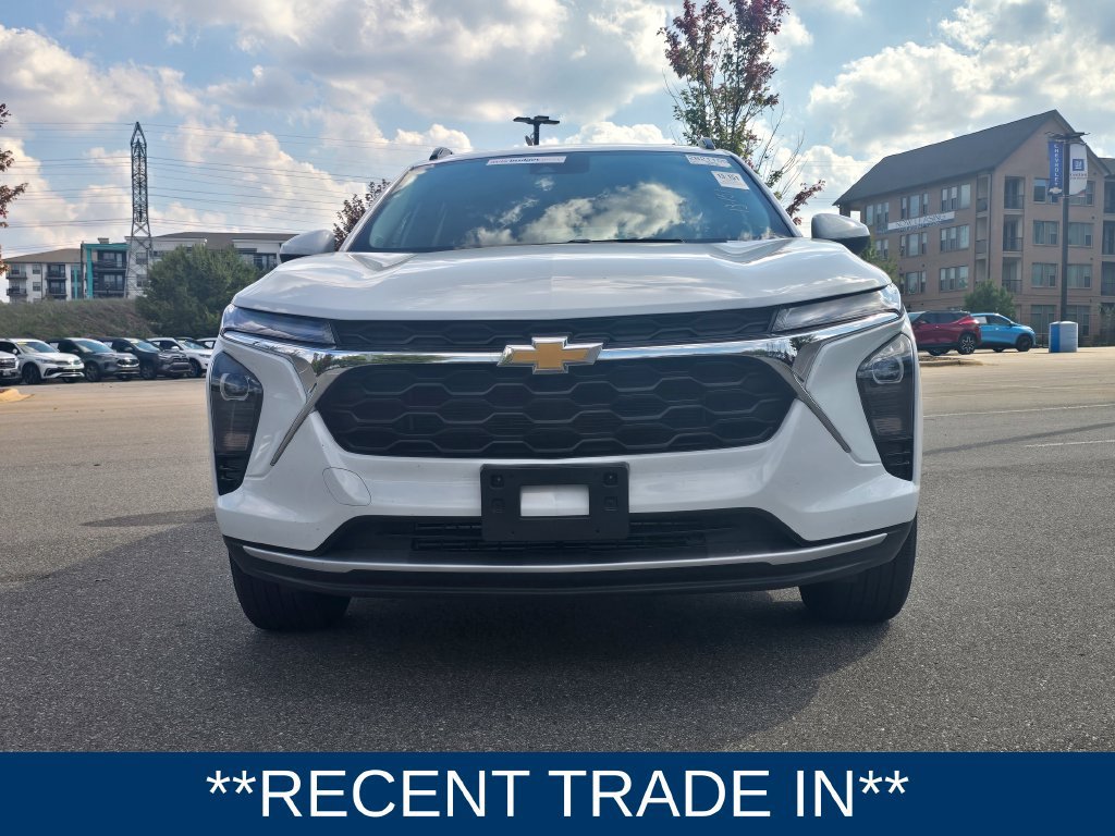 Used 2025 Chevrolet Trax LT w/ LT Convenience Package FWD image 6