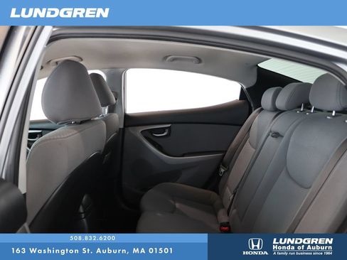 Used 2015 Hyundai Elantra SE w/ Option Group 02 FWD image 12