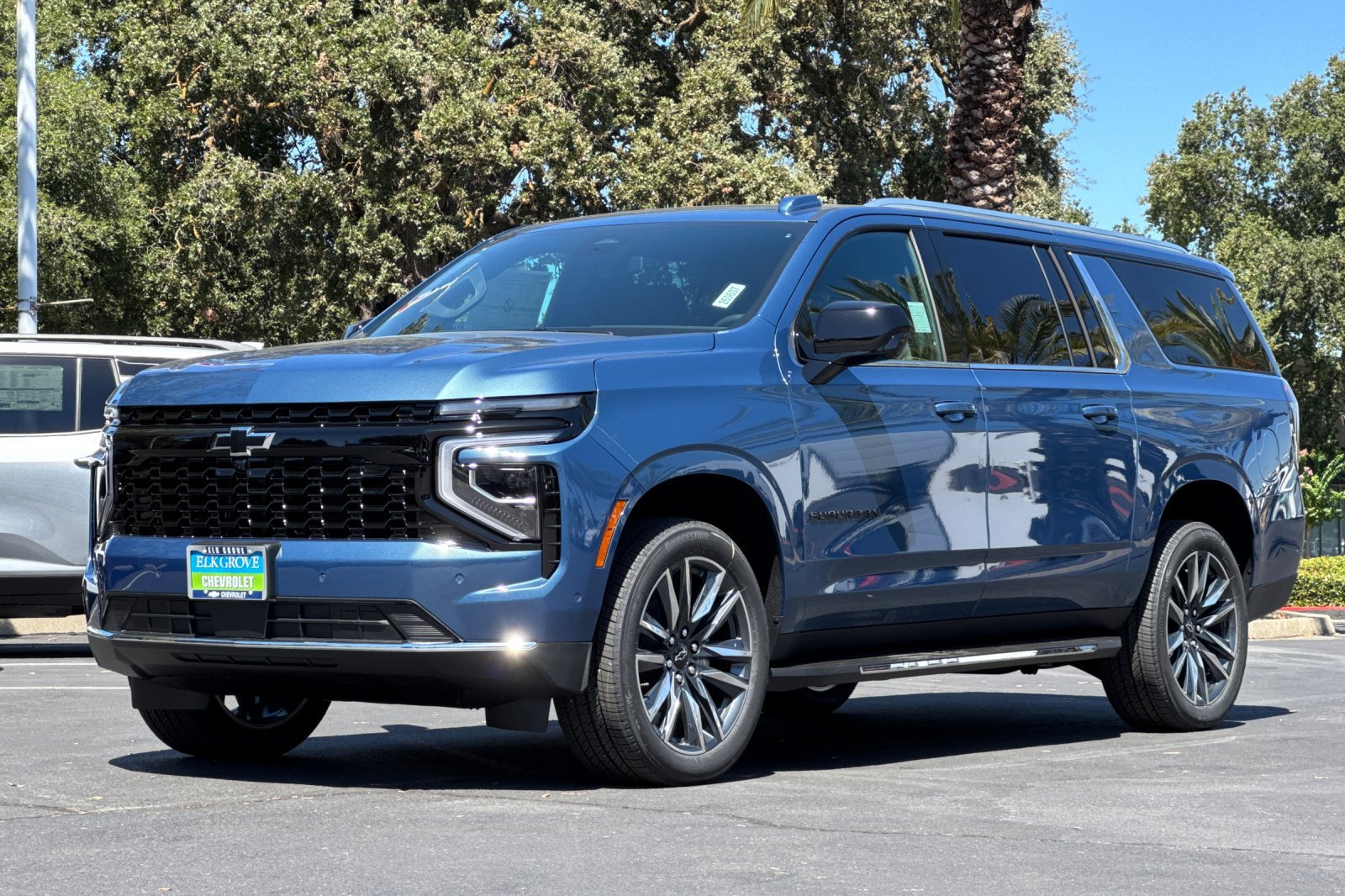 New 2026 Chevrolet Suburban LS w/ LS Custom Edition AWD/4WD image 7
