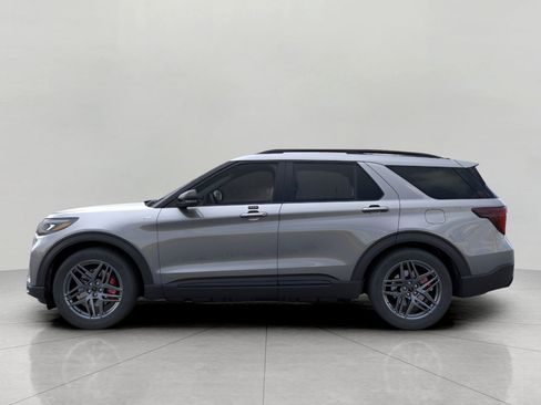 Used 2026 Ford Explorer ST-Line w/ ST-Line Street Pack AWD/4WD image 3
