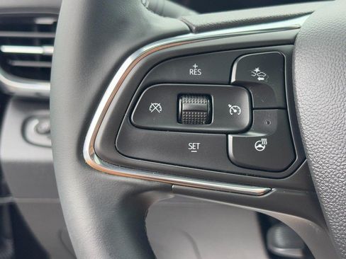 Certified 2025 Buick Envista Sport Touring FWD image 18