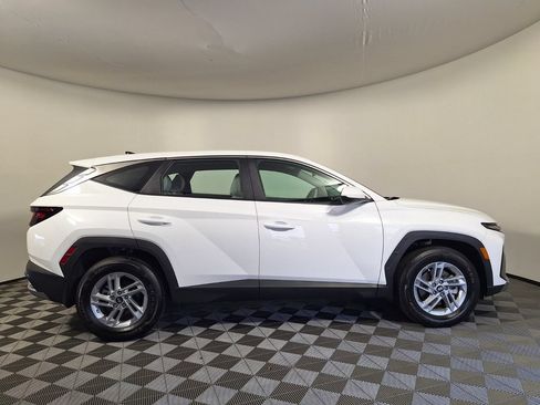 Used 2026 Hyundai Tucson SE FWD image 4
