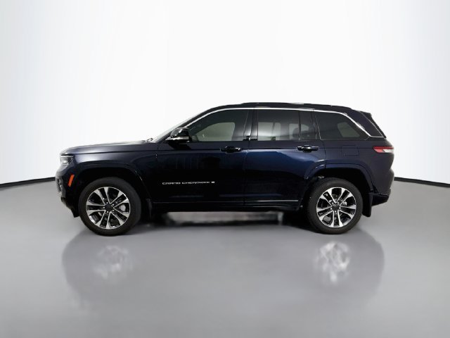 Used 2025 Jeep Grand Cherokee Overland w/ Luxury Tech Group IV AWD/4WD image 4