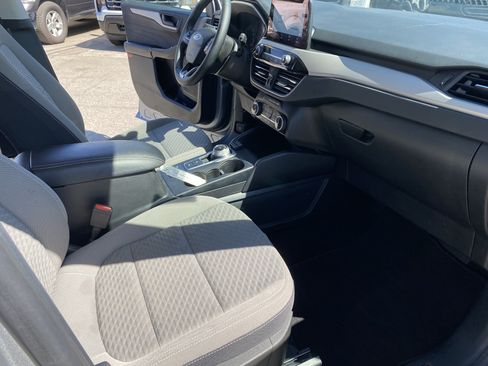 Used 2022 Ford Escape SE w/ SE Sport Appearance Package FWD image 22