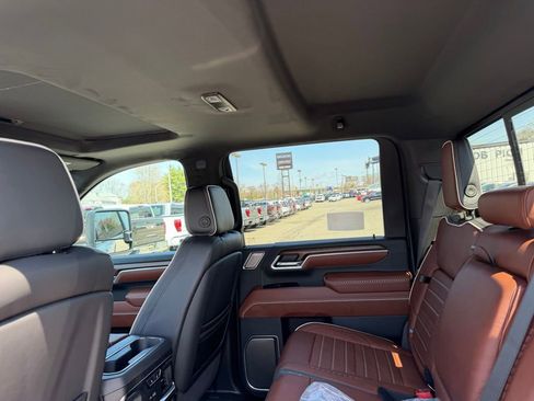 New 2026 GMC Sierra 3500 Denali Ultimate AWD/4WD image 8