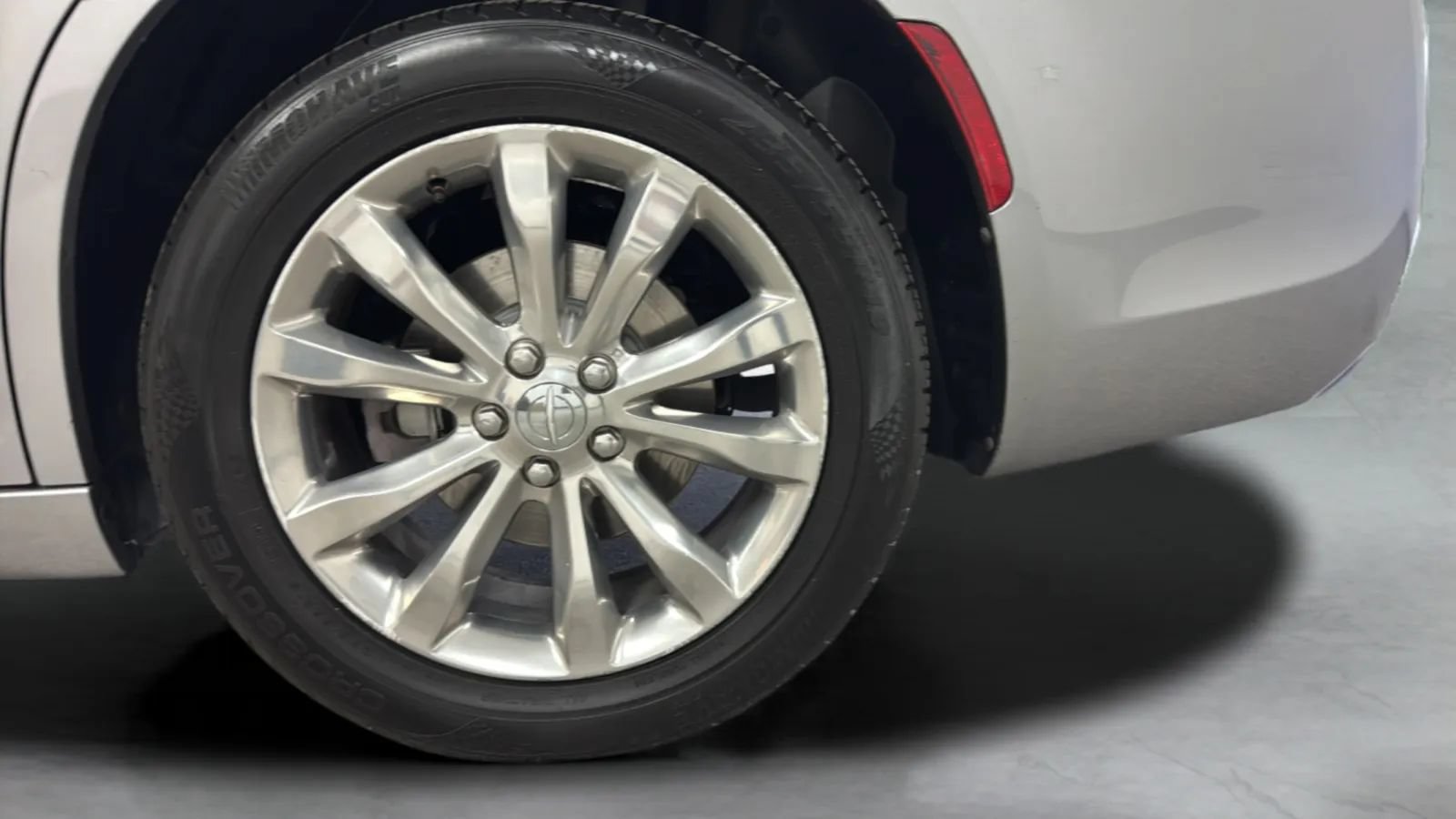 Used 2018 Chrysler 300 Limited w/ Safetytec Plus Group AWD/4WD image 35