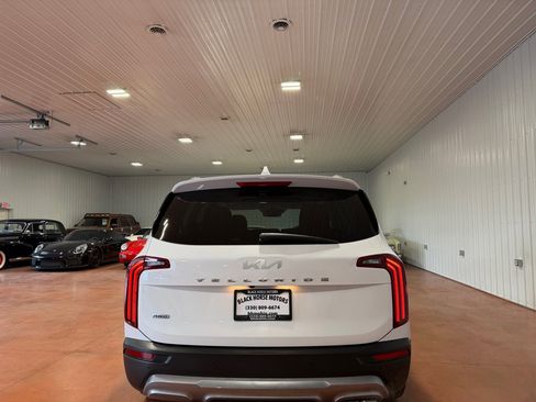 Used 2022 Kia Telluride SX w/ SX Prestige Package AWD/4WD image 11