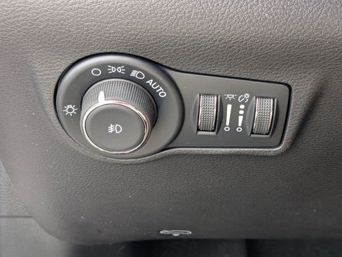 Used 2025 Jeep Compass Limited AWD/4WD image 15