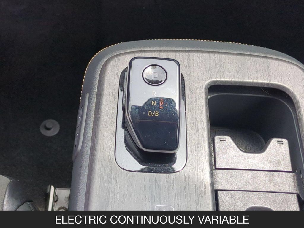 Used 2024 Nissan Ariya AWD image 20