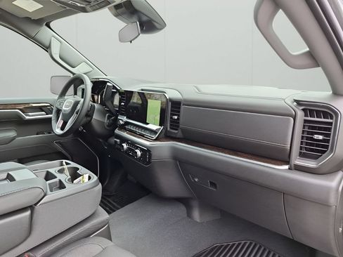 New 2026 GMC Sierra 1500 SLE w/ Preferred Package RWD image 16