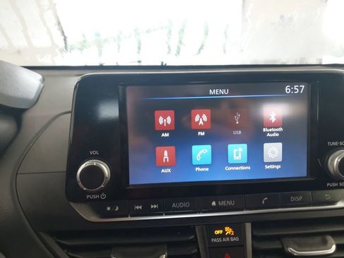 Used 2023 Nissan Altima 2.5 S FWD image 7