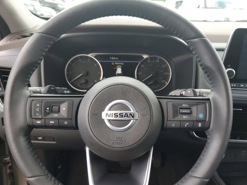 Used 2021 Nissan Rogue SL image 16