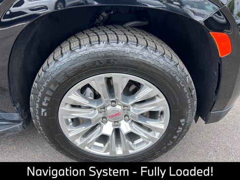 Used 2024 GMC Yukon XL Denali AWD/4WD image 10
