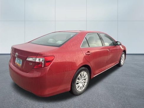 Used 2014 Toyota Camry LE FWD image 6