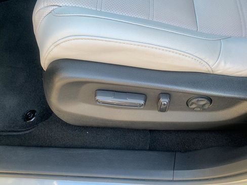 Used 2019 Honda CR-V Touring image 17