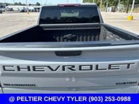 Used 2024 Chevrolet Silverado 1500 Custom Trail Boss w/ Dark Appearance Package AWD/4WD image 9