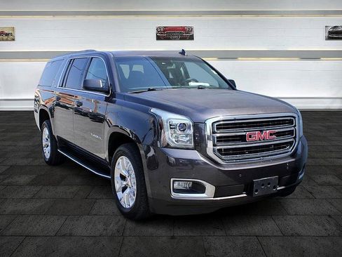 Used 2017 GMC Yukon XL SLE w/ SLE Value Package image 1