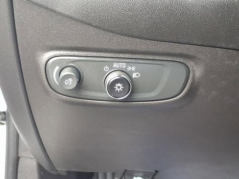 Used 2024 Chevrolet Equinox LT FWD image 13