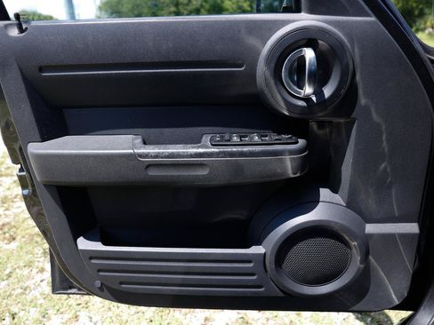 Used 2011 Dodge Nitro Heat AWD/4WD image 37