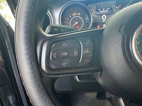 Used 2022 Jeep Wrangler Sport AWD/4WD image 19