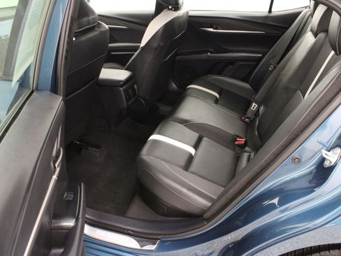Used 2025 Toyota Camry SE w/ Convenience Package FWD image 26