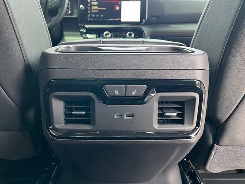 New 2026 GMC Sierra 1500 AT4 w/ AT4 Premium Package AWD/4WD image 16