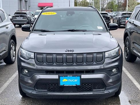 Used 2022 Jeep Compass Latitude w/ Sun and Sound Group AWD/4WD image 2