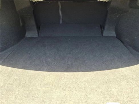Used 2021 Toyota Avalon XLE FWD image 3