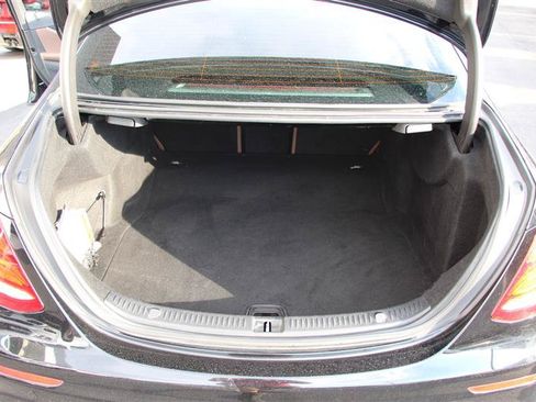 Used 2017 Mercedes-Benz E 300 4MATIC image 25