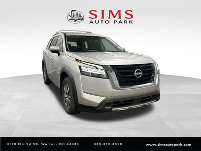 Used 2024 Nissan Pathfinder SL w/ Cargo Package