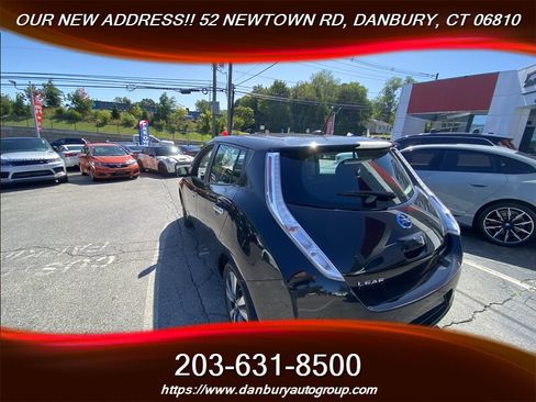 Used 2017 Nissan Leaf SV w/ Premium Package FWD image 4